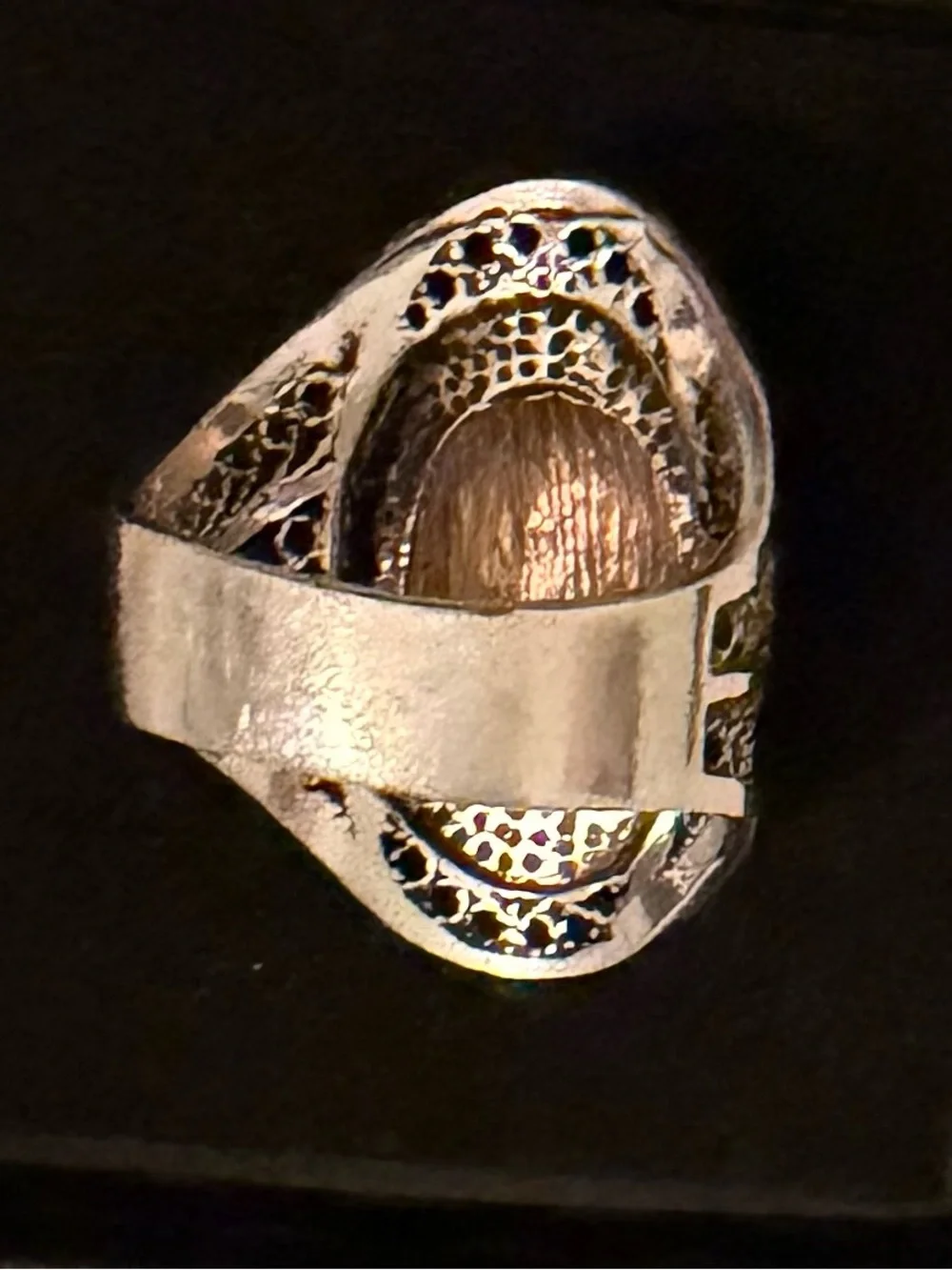 Source Unknown elegant oval